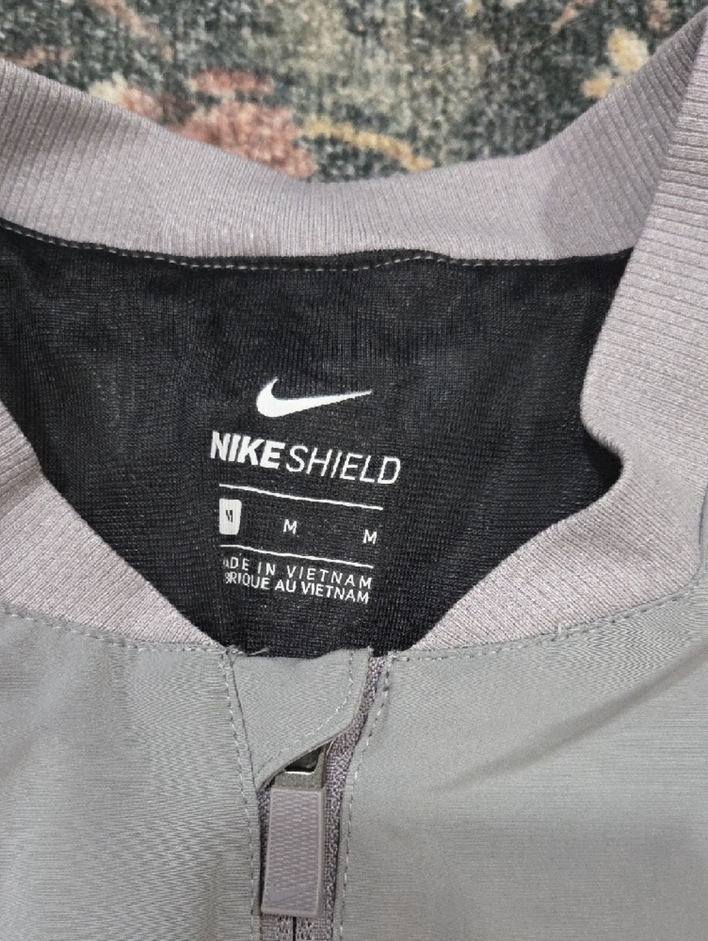 Nike Women's Shield Golf Bomber Jacket - Picture 7 of 11